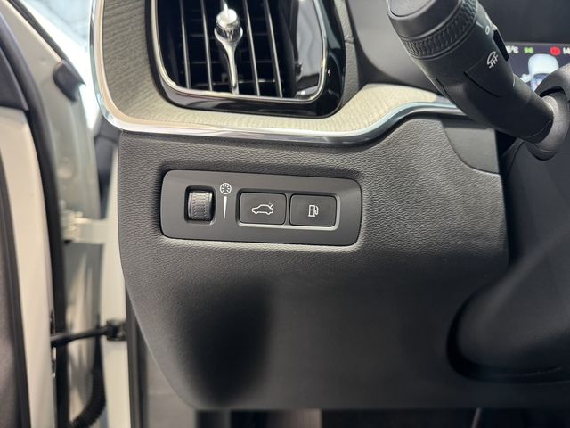 VOLVO富豪 XC60  第12張相片