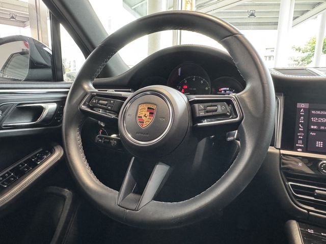PORSCHE保時捷 MACAN  第4張相片