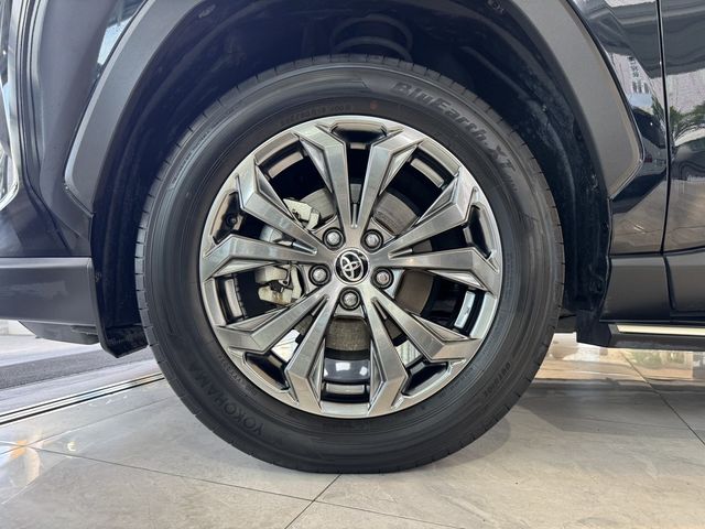 TOYOTA豐田 RAV4  第3張相片