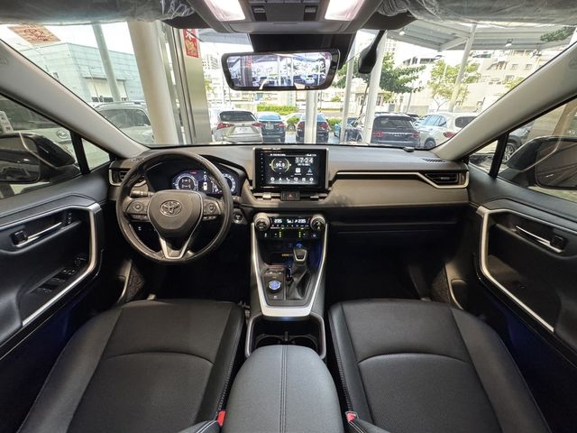 TOYOTA豐田 RAV4  第5張相片