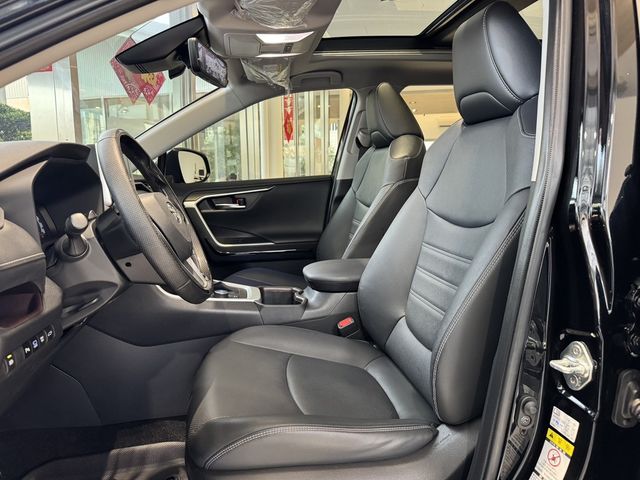 TOYOTA豐田 RAV4  第9張相片