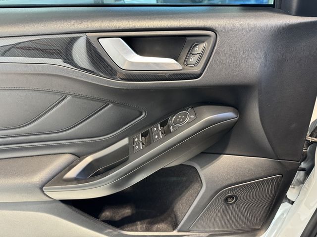 FORD福特 FOCUS ST  第18張相片