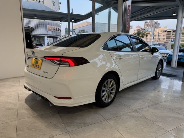 TOYOTA豐田 COROLLA ALTIS HYBRID  第2張相片