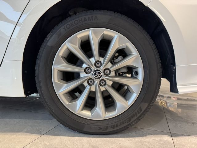 TOYOTA豐田 COROLLA ALTIS HYBRID  第5張相片