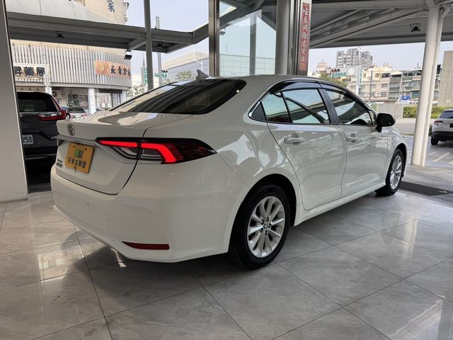 TOYOTA豐田 ALTIS  第2張相片