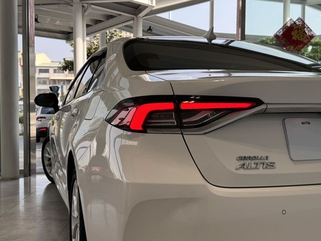 TOYOTA豐田 ALTIS  第3張相片