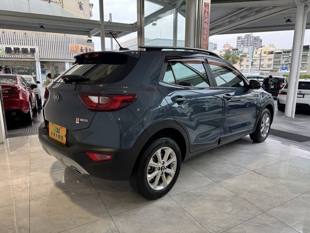 KIA起亞 STONIC  第2張相片