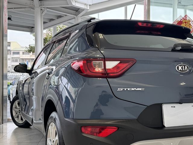 KIA起亞 STONIC  第3張相片