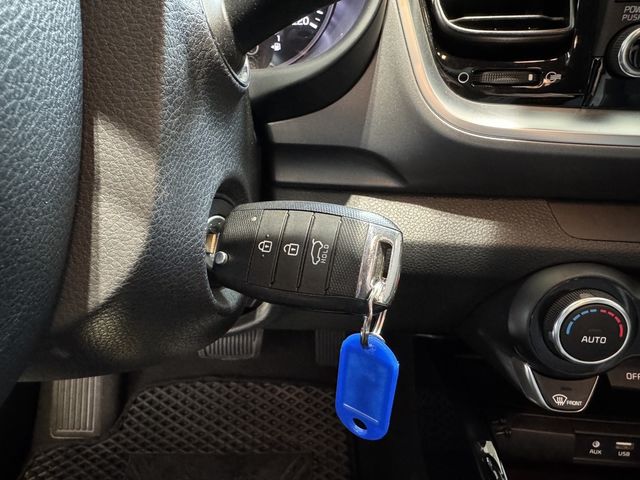 KIA起亞 STONIC  第12張相片