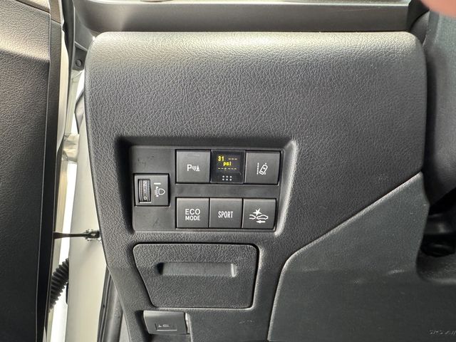 TOYOTA豐田 YARIS CROSSOVER  第15張相片