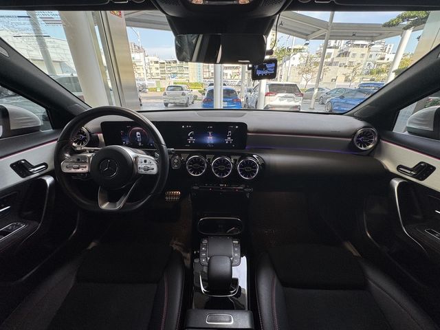 M-BENZ賓士 A180  第6張相片