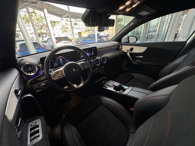 M-BENZ賓士 A180  第7張相片