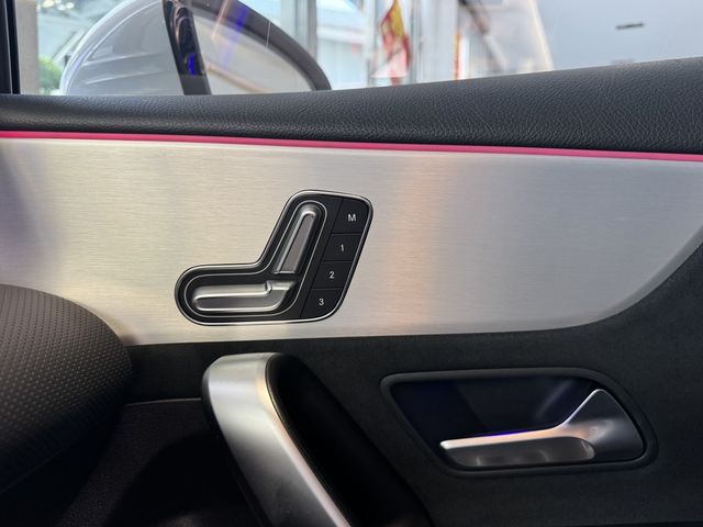 M-BENZ賓士 A180  第10張相片