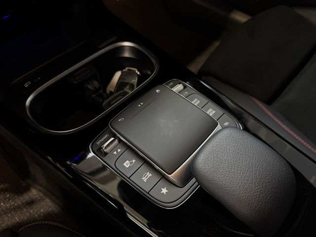 M-BENZ賓士 A180  第11張相片