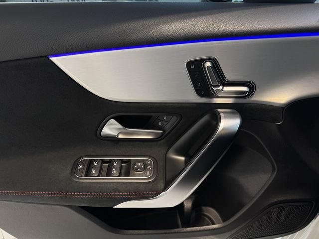 M-BENZ賓士 A180  第17張相片