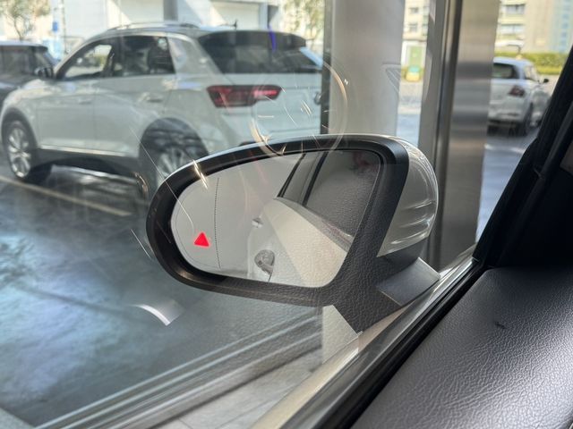 M-BENZ賓士 A180  第18張相片