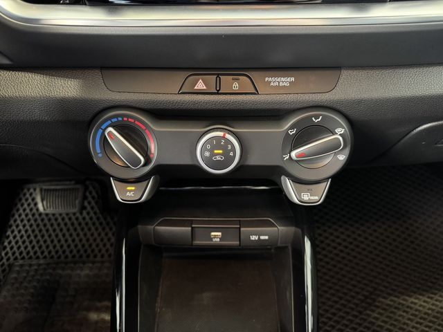 KIA起亞 STONIC  第12張相片