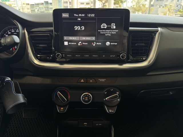 KIA起亞 STONIC  第13張相片