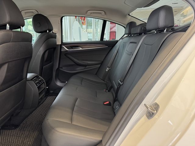 BMW寶馬 520I  第8張相片