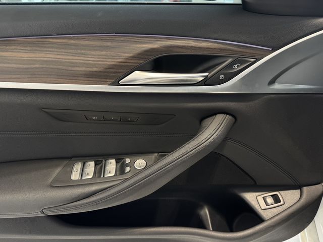 BMW寶馬 520I  第14張相片