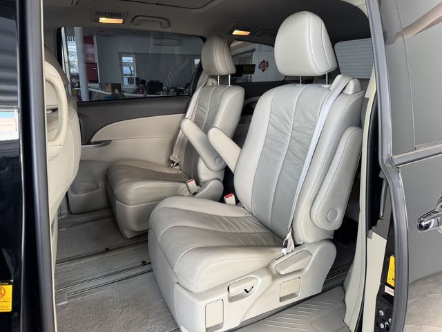 TOYOTA豐田 PREVIA  第9張相片