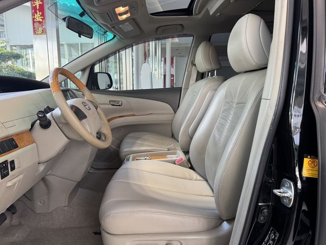 TOYOTA豐田 PREVIA  第10張相片