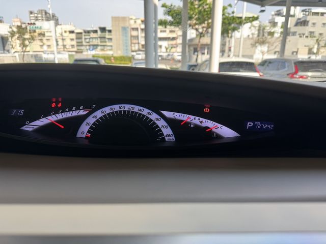 TOYOTA豐田 PREVIA  第14張相片