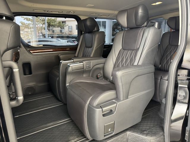 TOYOTA豐田 GRANVIA  第8張相片