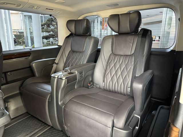 TOYOTA豐田 GRANVIA  第9張相片