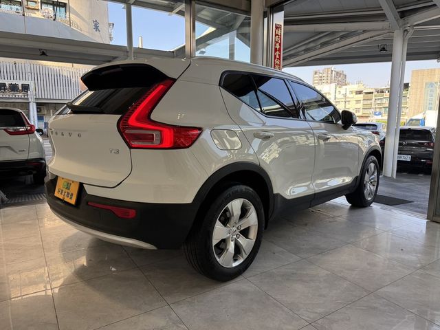VOLVO富豪 XC40  第2張相片