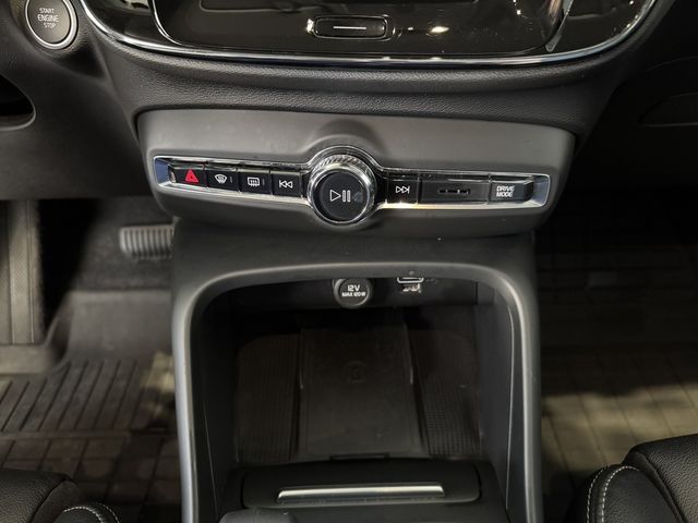 VOLVO富豪 XC40  第11張相片