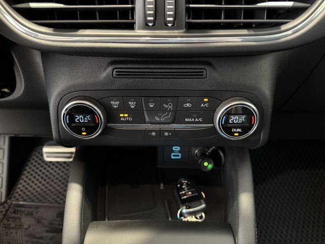 FORD福特 KUGA  第10張相片