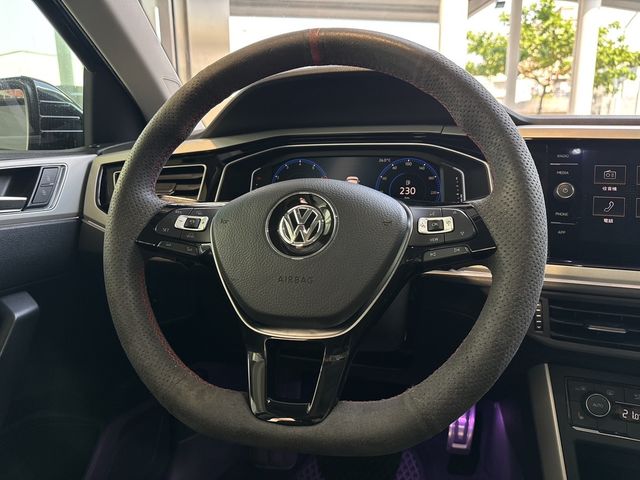 VOLKSWAGEN福斯 POLO  第4張相片