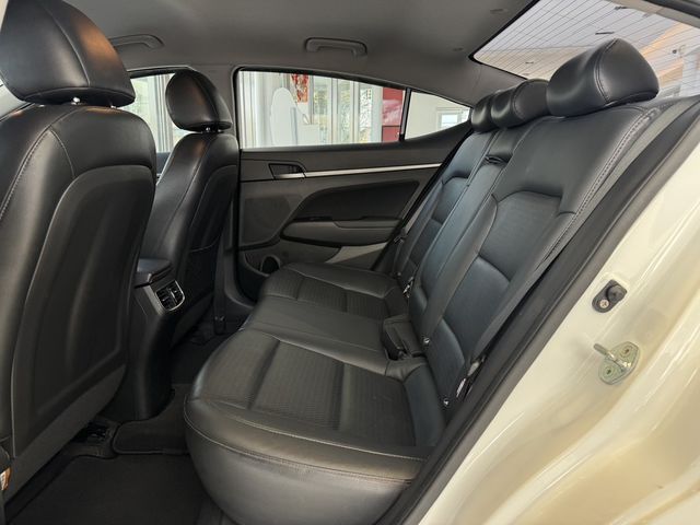 HYUNDAI現代 ELANTRA  第8張相片