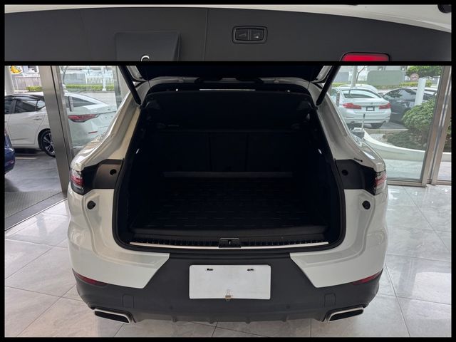 PORSCHE保時捷 CAYENNE  第14張相片