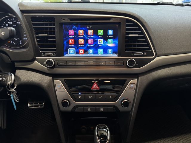 HYUNDAI現代 ELANTRA  第11張相片