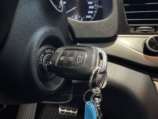 HYUNDAI現代 ELANTRA  第13張相片