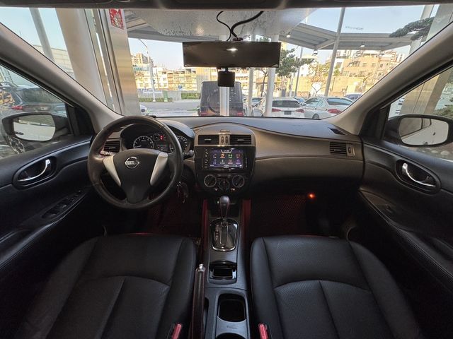 NISSAN日產 TIIDA  第6張相片