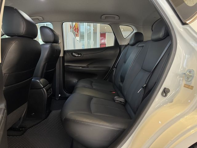 NISSAN日產 TIIDA  第8張相片