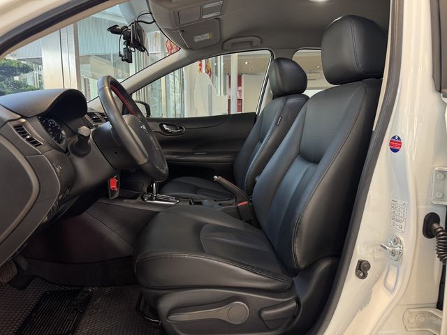 NISSAN日產 TIIDA  第9張相片