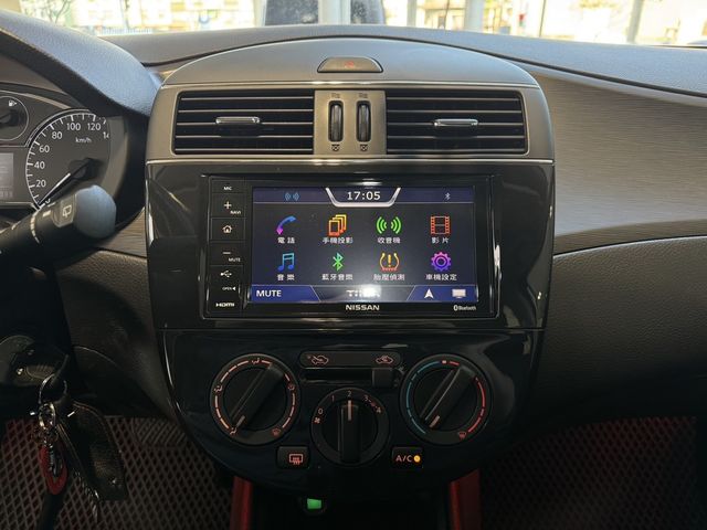 NISSAN日產 TIIDA  第11張相片