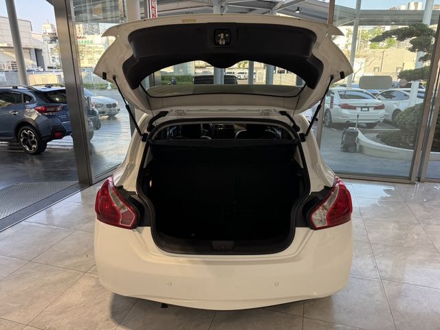 NISSAN日產 TIIDA  第17張相片