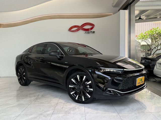 TOYOTA豐田 CROWN  第1張相片