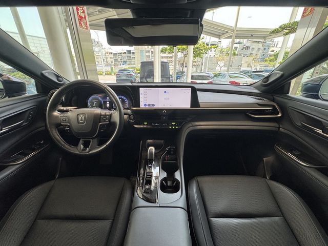 TOYOTA豐田 CROWN  第6張相片