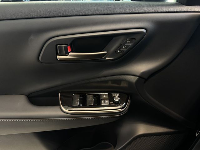 TOYOTA豐田 CROWN  第16張相片