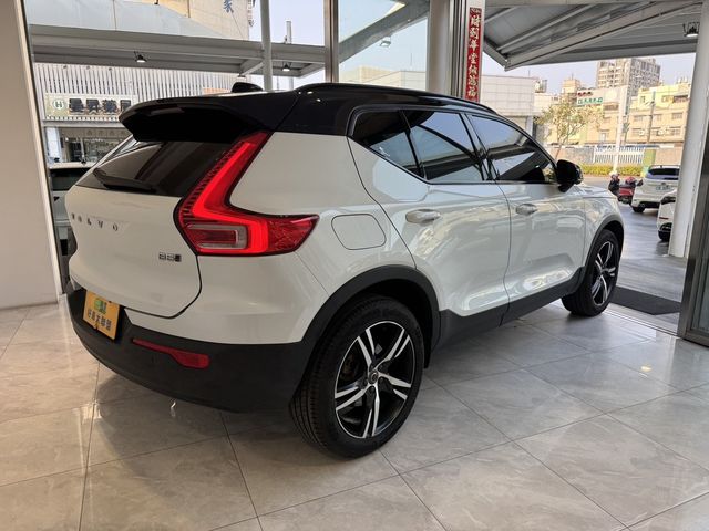 VOLVO富豪 XC40 B5  第2張相片