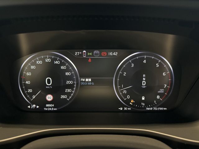 VOLVO富豪 XC40 B5  第14張相片