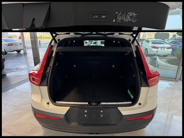 VOLVO富豪 XC40 B5  第16張相片