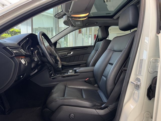 M-BENZ賓士 E220  第9張相片