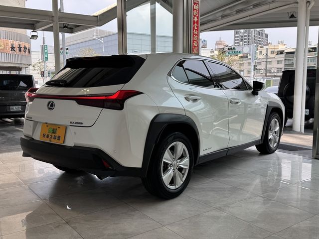 LEXUS凌志 UX250H  第2張相片